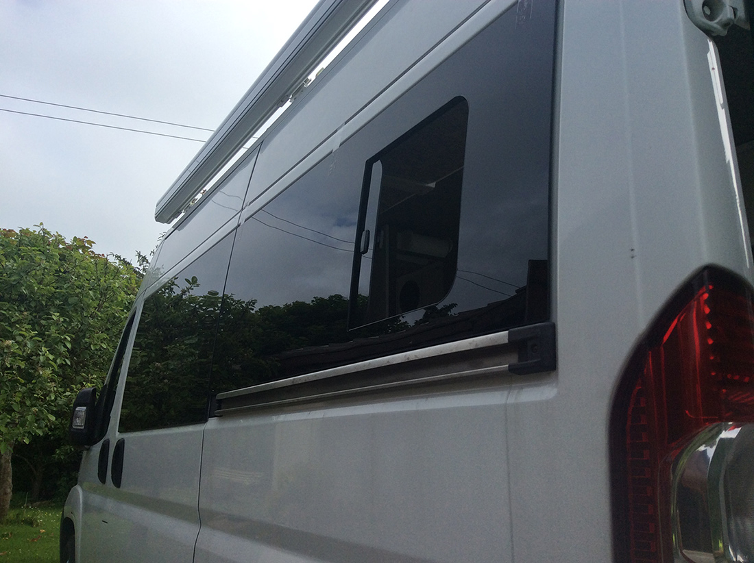 PB07-LS2M-HS P // Half Slider P2 MWB L/H SLD Privacy - Bild 3