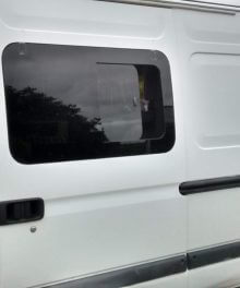RM-L1-HS-3 P // Half Slider L/H Privacy (trimless)